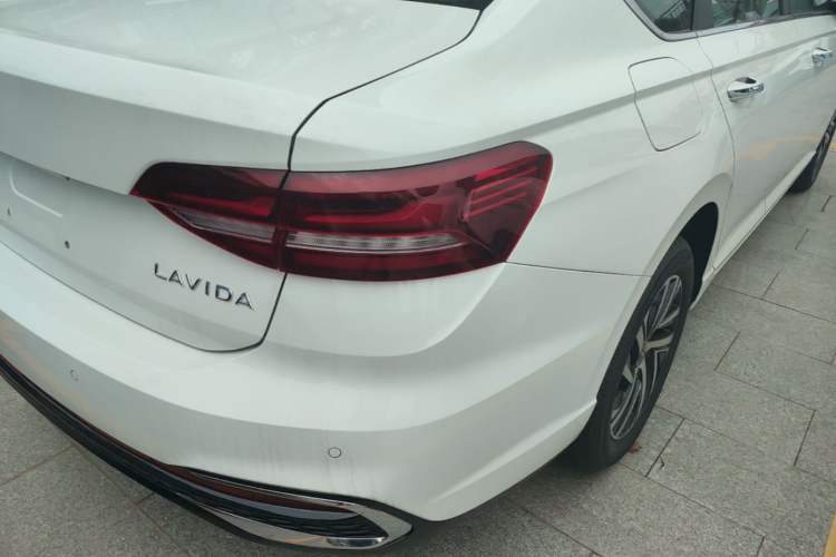Used Volkswagen Lavida 2024 1.5L Automatic Starry Sky 5 Million Edition Right Rear Taillight