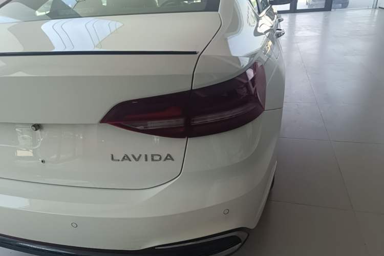 Used Volkswagen Lavida 2024 300TSI DSG Starry Sky Leading Edition Right Rear Taillight