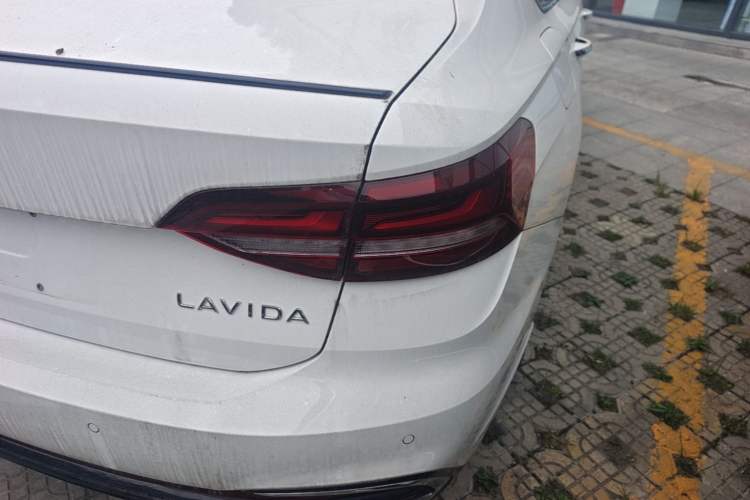Used Volkswagen Lavida 2024 300TSI DSG Starry Sky Leading Edition Right Rear Taillight