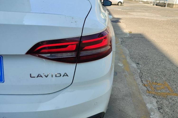 Used Volkswagen Lavida 2024 1.5L Automatic DeYi Edition Right Rear Taillight