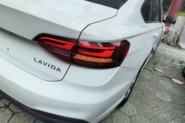 Used Volkswagen Lavida 2024 1.5L Automatic DeYi Edition Right Rear Taillight