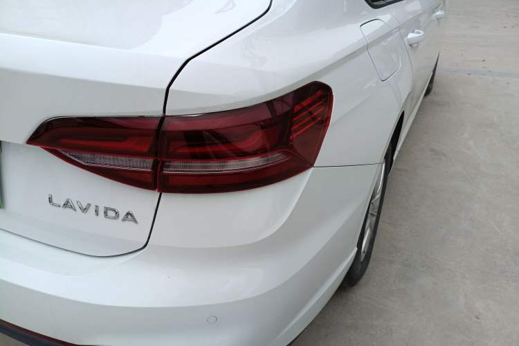 Used Volkswagen Lavida 2024 1.5L Automatic DeYi Edition Right Rear Taillight