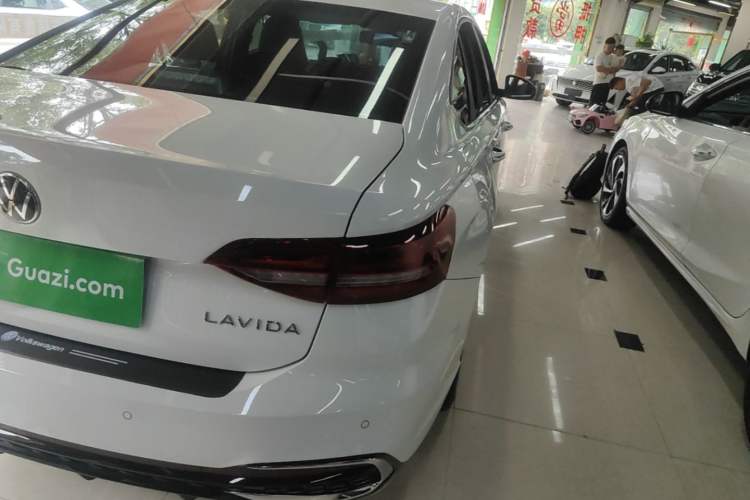 Used Volkswagen Lavida 2024 1.5L Automatic Starry Sky 5 Million Edition Right Rear Taillight