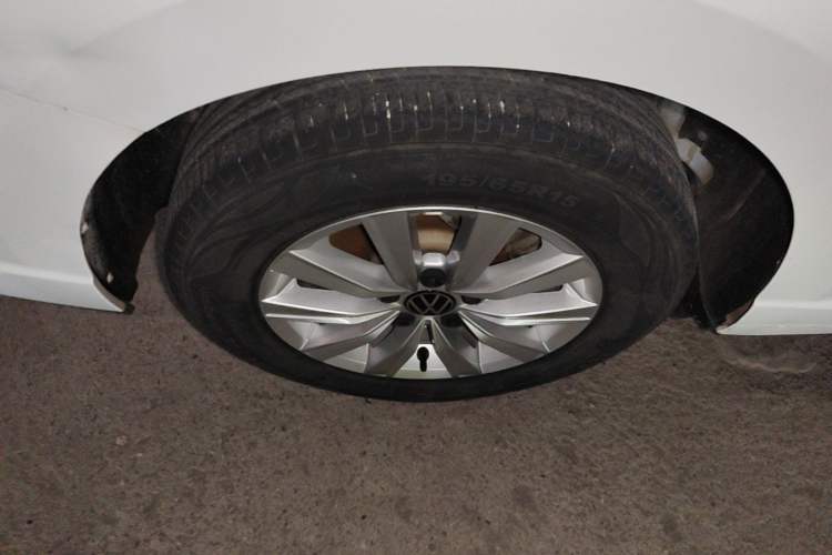 Used Volkswagen Lavida 2024 1.5L Automatic DeYi Edition Right Rear Wheel Hub