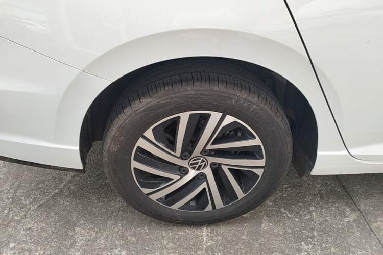 Used Volkswagen Lavida 2024 300TSI DSG Starry Sky Deluxe Edition Right Rear Wheel Hub