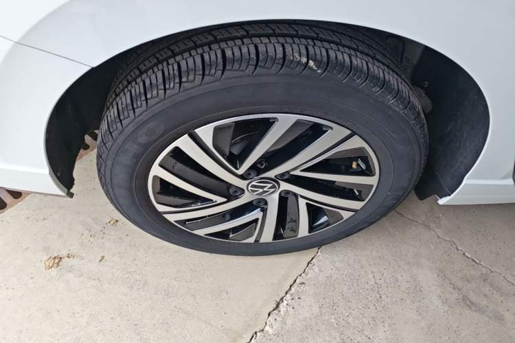 Used Volkswagen Lavida 2024 300TSI DSG Starry Sky Leading Edition Right Rear Wheel Hub