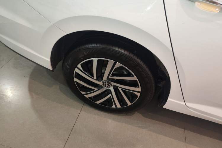 Used Volkswagen Lavida 2024 300TSI DSG Full-Comfort Edition Right Rear Wheel Hub
