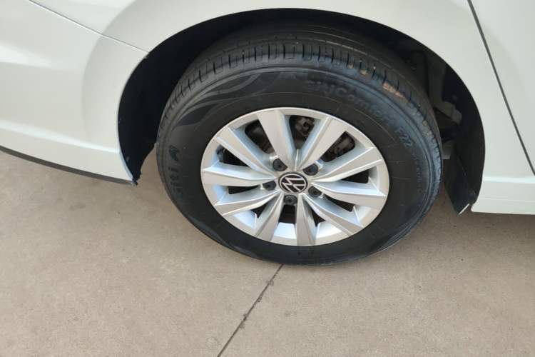 Used Volkswagen Lavida 2024 1.5L Automatic DeYi Edition Right Rear Wheel Hub