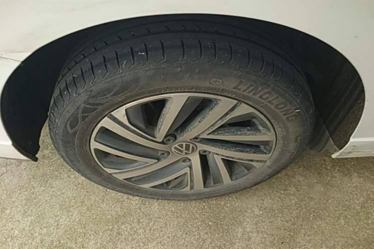 Used Volkswagen Lavida 2024 1.5L Automatic Starry Sky 5 Million Edition Right Rear Wheel Hub
