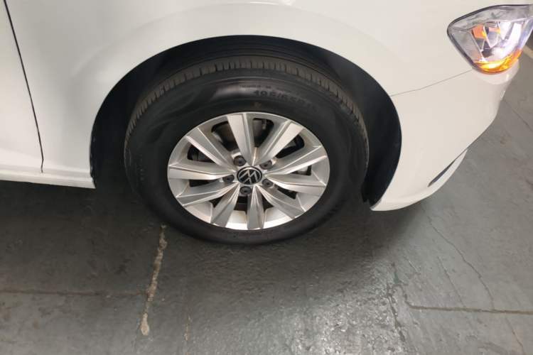 Used Volkswagen Lavida 2024 1.5L Automatic DeYi Edition Right Rear Wheel Hub