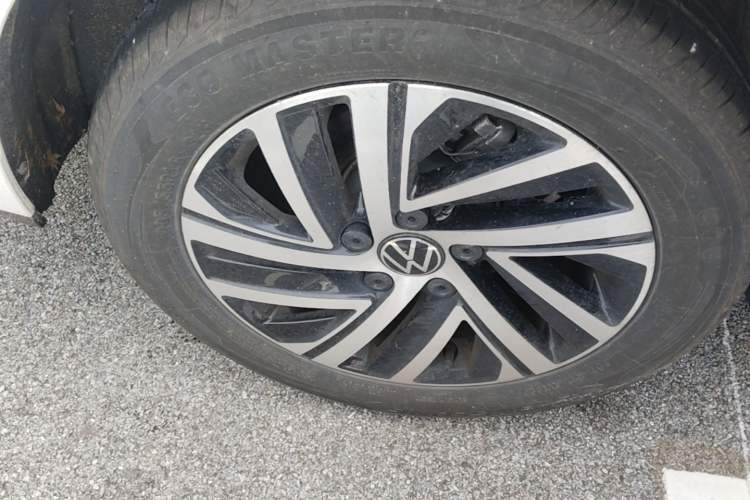 Used Volkswagen Lavida 2024 300TSI DSG Starry Sky Leading Edition Right Rear Wheel Hub