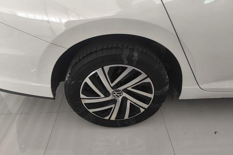 Used Volkswagen Lavida 2024 300TSI DSG Starry Sky Deluxe Edition Right Rear Wheel Hub