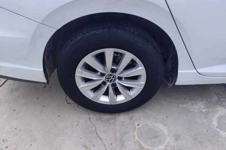 Used Volkswagen Lavida 2024 1.5L Automatic DeYi Edition Right Rear Wheel Hub