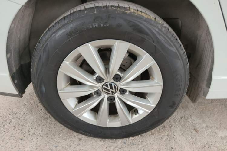 Used Volkswagen Lavida 2024 1.5L Automatic DeYi Edition Right Rear Wheel Hub