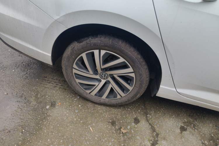 Used Volkswagen Lavida 2024 1.5L Automatic Starry Sky 5 Million Edition Right Rear Wheel Hub