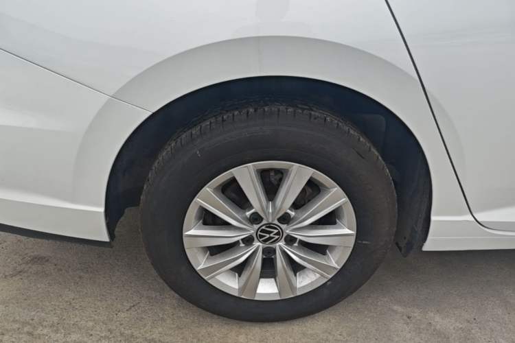 Used Volkswagen Lavida 2024 1.5L Automatic DeYi Edition Right Rear Wheel Hub