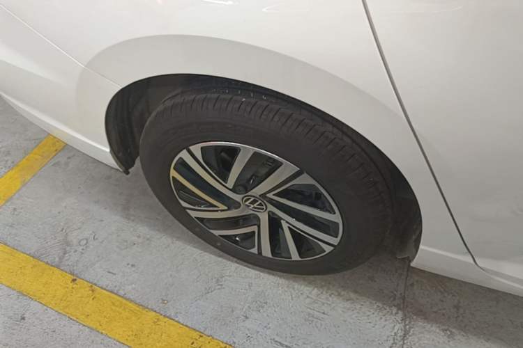 Used Volkswagen Lavida 2024 1.5L Automatic Starry Sky 5 Million Edition Right Rear Wheel Hub