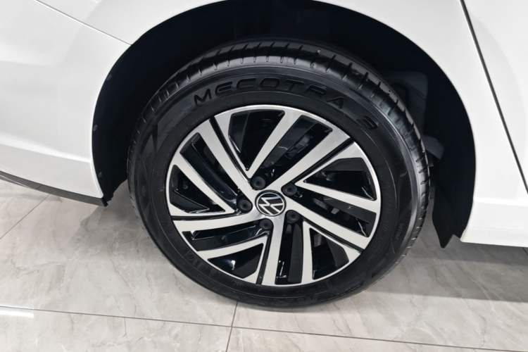 Used Volkswagen Lavida 2024 300TSI DSG Starry Sky Leading Edition Right Rear Wheel Hub