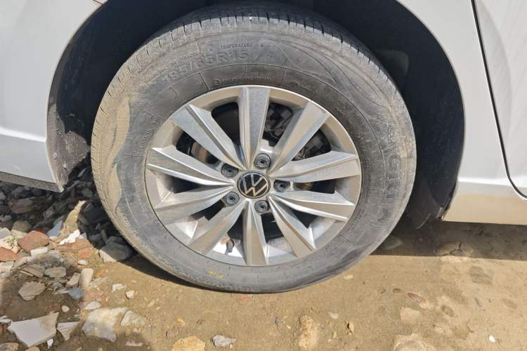 Used Volkswagen Lavida 2024 1.5L Automatic DeYi Edition Right Rear Wheel Hub