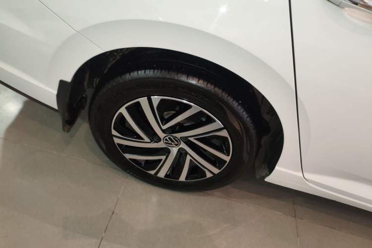 Used Volkswagen Lavida 2024 300TSI DSG Starry Sky Leading Edition Right Rear Wheel Hub