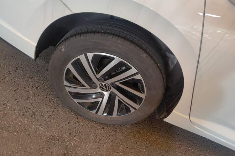 Used Volkswagen Lavida 2024 300TSI DSG Full-Comfort Edition Right Rear Wheel Hub