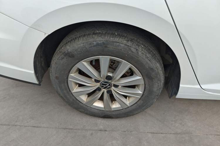 Used Volkswagen Lavida 2024 1.5L Automatic DeYi Edition Right Rear Wheel Hub