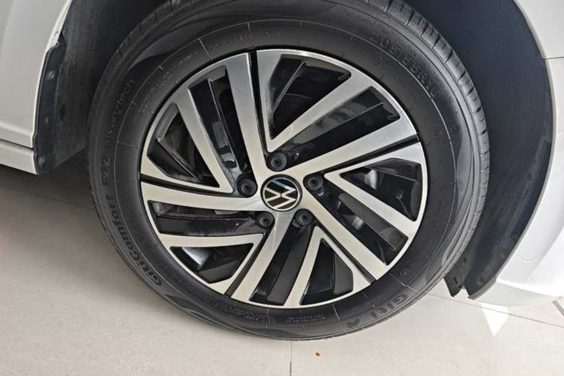 Used Volkswagen Lavida 2024 300TSI DSG Starry Sky Leading Edition Right Rear Wheel Hub