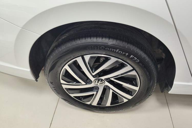 Used Volkswagen Lavida 2024 300TSI DSG Starry Sky Deluxe Edition Right Rear Wheel Hub