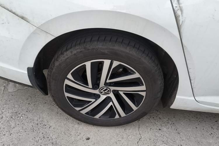 Used Volkswagen Lavida 2024 300TSI DSG Starry Sky Leading Edition Right Rear Wheel Hub