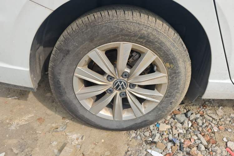 Used Volkswagen Lavida 2024 1.5L Automatic DeYi Edition Right Rear Wheel Hub