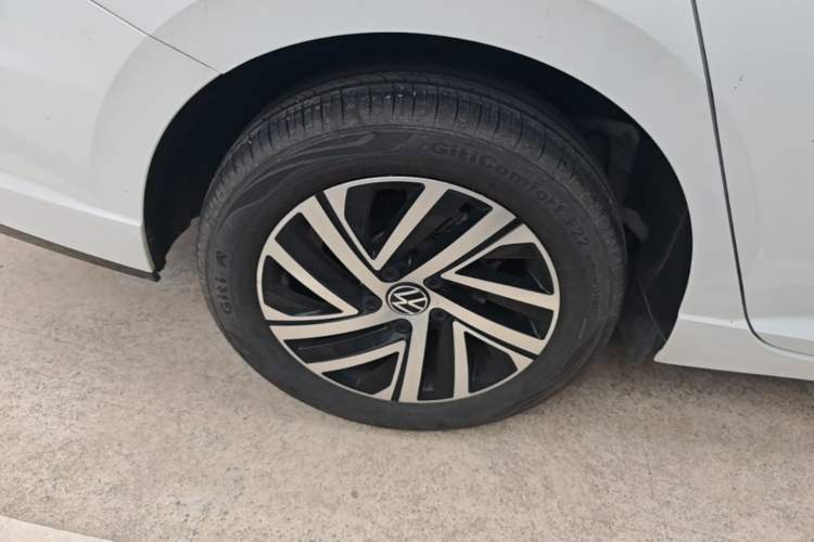 Used Volkswagen Lavida 2024 300TSI DSG Starry Sky Leading Edition Right Rear Wheel Hub