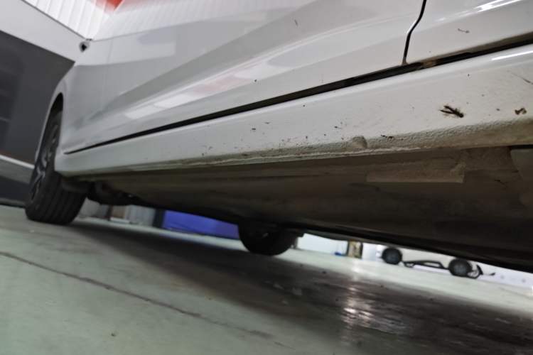 Used Volkswagen Lavida 2024 1.5L Automatic 5 Million Edition Right Side Sill