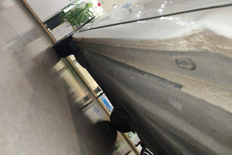 Used Volkswagen Lavida 2024 300TSI DSG Full-Comfort Edition Right Side Sill