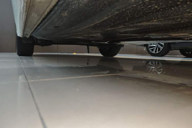 Used Volkswagen Lavida 2024 1.5L Automatic Starry Sky 5 Million Edition Right Side Sill