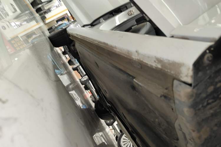 Used Volkswagen Lavida 2024 1.5L Automatic 5 Million Edition Right Side Sill