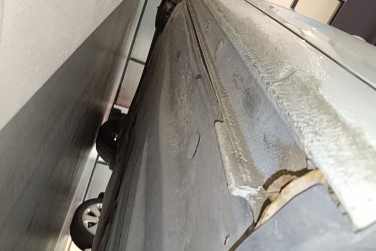 Used Volkswagen Lavida 2024 1.5L Automatic 5 Million Edition Right Side Sill