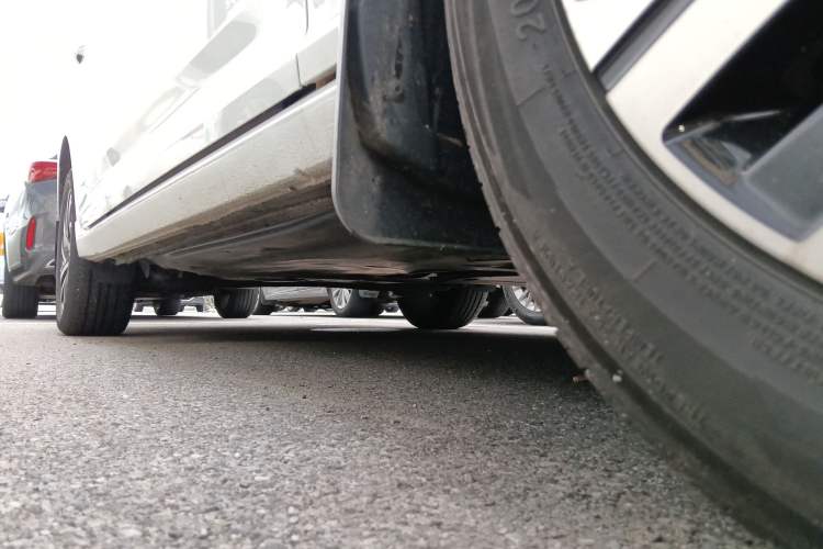 Used Volkswagen Lavida 2024 1.5L Automatic Starry Sky 5 Million Edition Right Side Sill