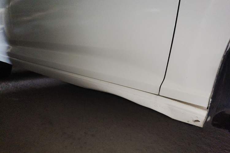 Used Volkswagen Lavida 2024 1.5L Automatic DeYi Edition Right Side Sill