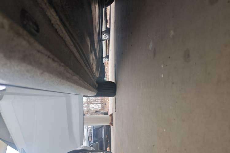 Used Volkswagen Lavida 2024 1.5L Automatic 5 Million Edition Right Side Sill