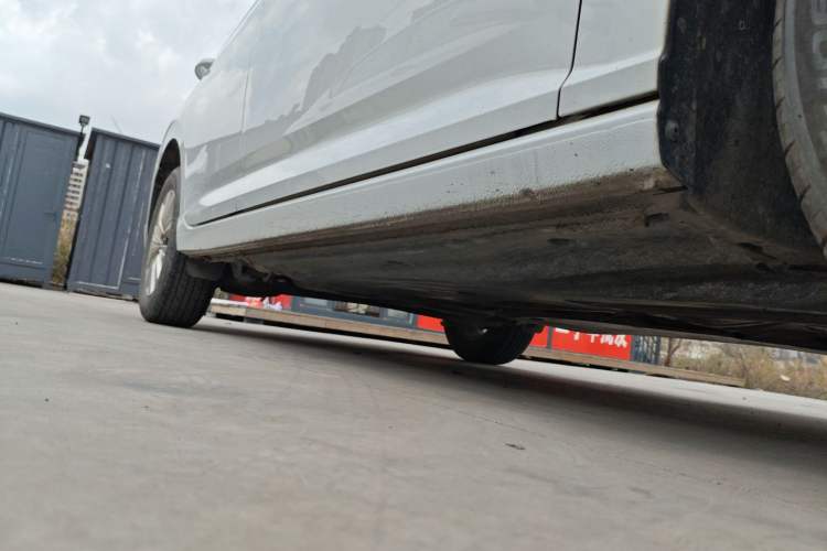Used Volkswagen Lavida 2024 1.5L Automatic DeYi Edition Right Side Sill