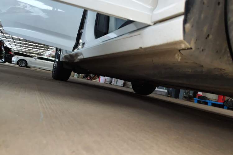 Used Volkswagen Lavida 2024 300TSI DSG Full-Comfort Edition Right Side Sill