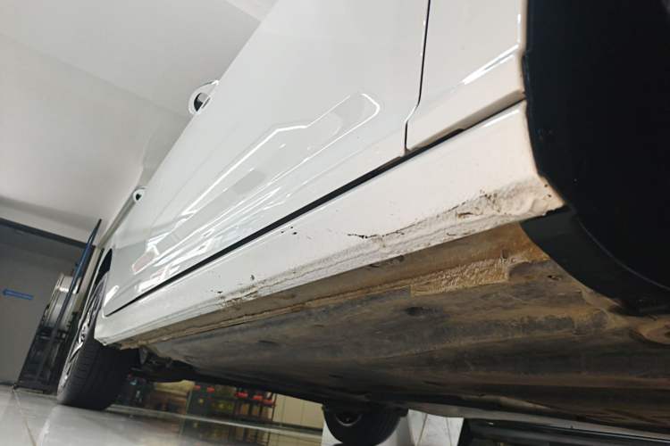 Used Volkswagen Lavida 2024 1.5L Automatic 5 Million Edition Right Side Sill