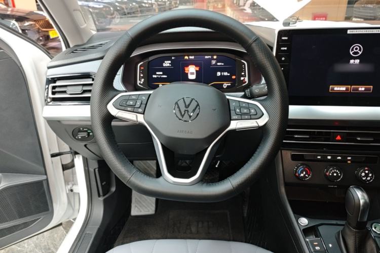 Used Volkswagen Lavida 2024 1.5L Automatic Starry Sky 5 Million Edition Steering Wheel