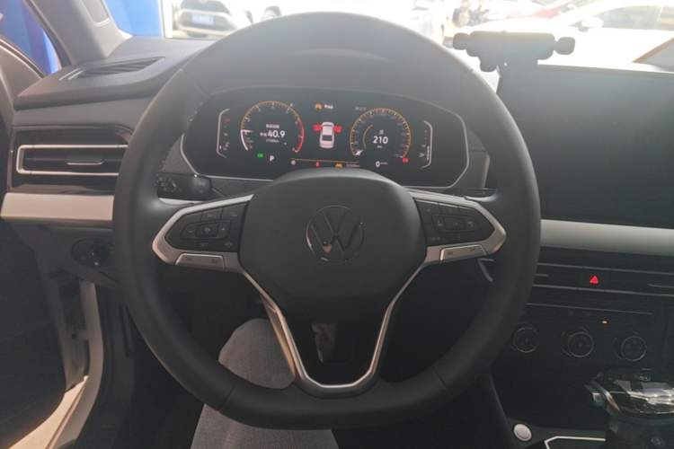 Used Volkswagen Lavida 2024 1.5L Automatic Starry Sky 5 Million Edition Steering Wheel