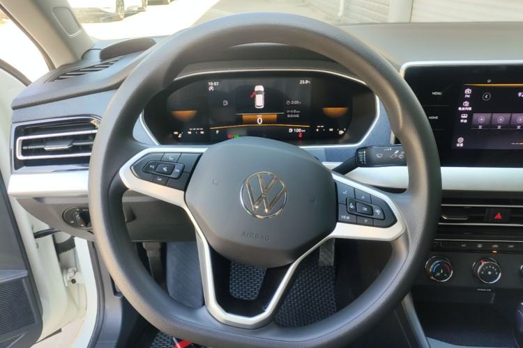 Used Volkswagen Lavida 2024 1.5L Automatic DeYi Edition Steering Wheel