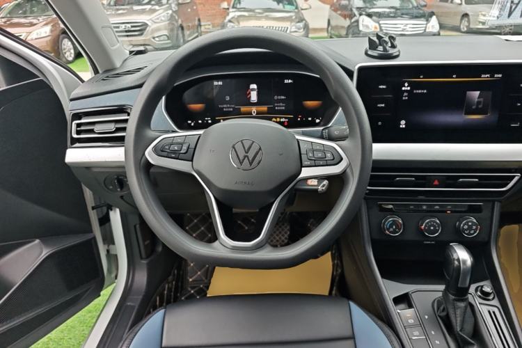 Used Volkswagen Lavida 2024 1.5L Automatic DeYi Edition Steering Wheel