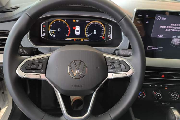 Used Volkswagen Lavida 2024 1.5L Automatic Starry Sky 5 Million Edition Steering Wheel
