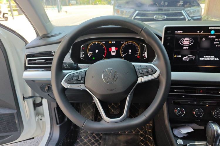 Used Volkswagen Lavida 2024 1.5L Automatic Starry Sky 5 Million Edition Steering Wheel