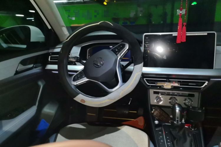 Used Volkswagen Lavida 2024 1.5L Automatic Starry Sky 5 Million Edition Steering Wheel