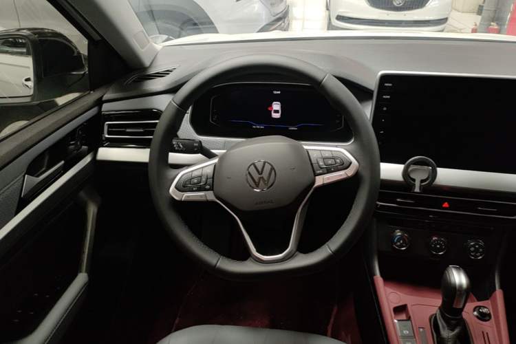 Used Volkswagen Lavida 2024 1.5L Automatic Starry Sky 5 Million Edition Steering Wheel